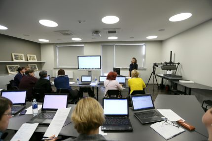 Šiaulių regiono muziejinių vertybių skaitmeninimo centras rengia mokymus „Šiaulių regiono muziejininkų kvalifikacijos kėlimas: muziejinių vertybių skaitmeninimo procesų integravimas į praktinę muziejinę veiklą“