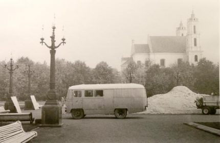 Šiauliuose atidaryta R. Pačėsos fotografijų retrospektyva „Geltona gulbė neatplauks“