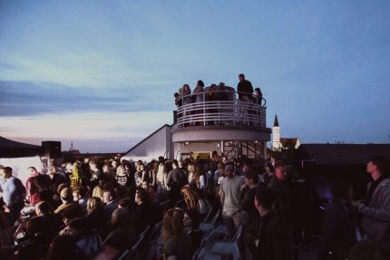 „Šiaulių naktų“ renginiai ant Fotografijos muziejaus stogo