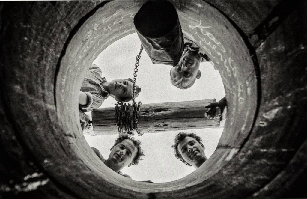 VIRTUALI PARODA ANTANAS SUTKUS SIUNČIA SVEIKINIMUS ŠIAULIAMS IŠ XX AMŽIAUS