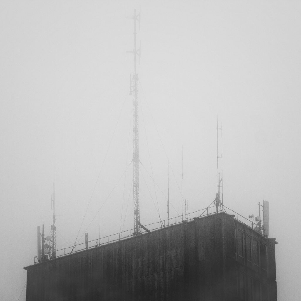 Andriaus Grigalaičio ir Tomo Andrijausko paroda „Nefilmuota tikrovė. Miglos žemėlapiai“