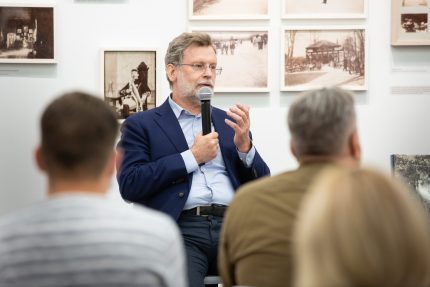 Parodos „Grafo Tiškevičiaus fotografijos studija. Epochų inscenizacijos