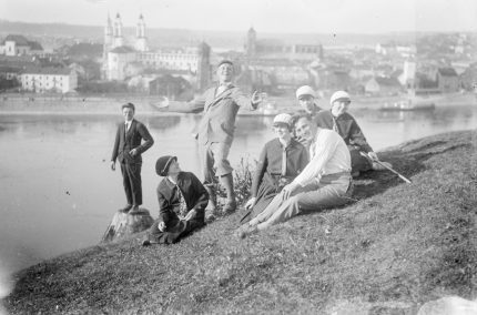 Fotografijos muziejaus rinkinius papildė fotografo mėgėjo Antano Kaziūno stiklo negatyvų kolekcija