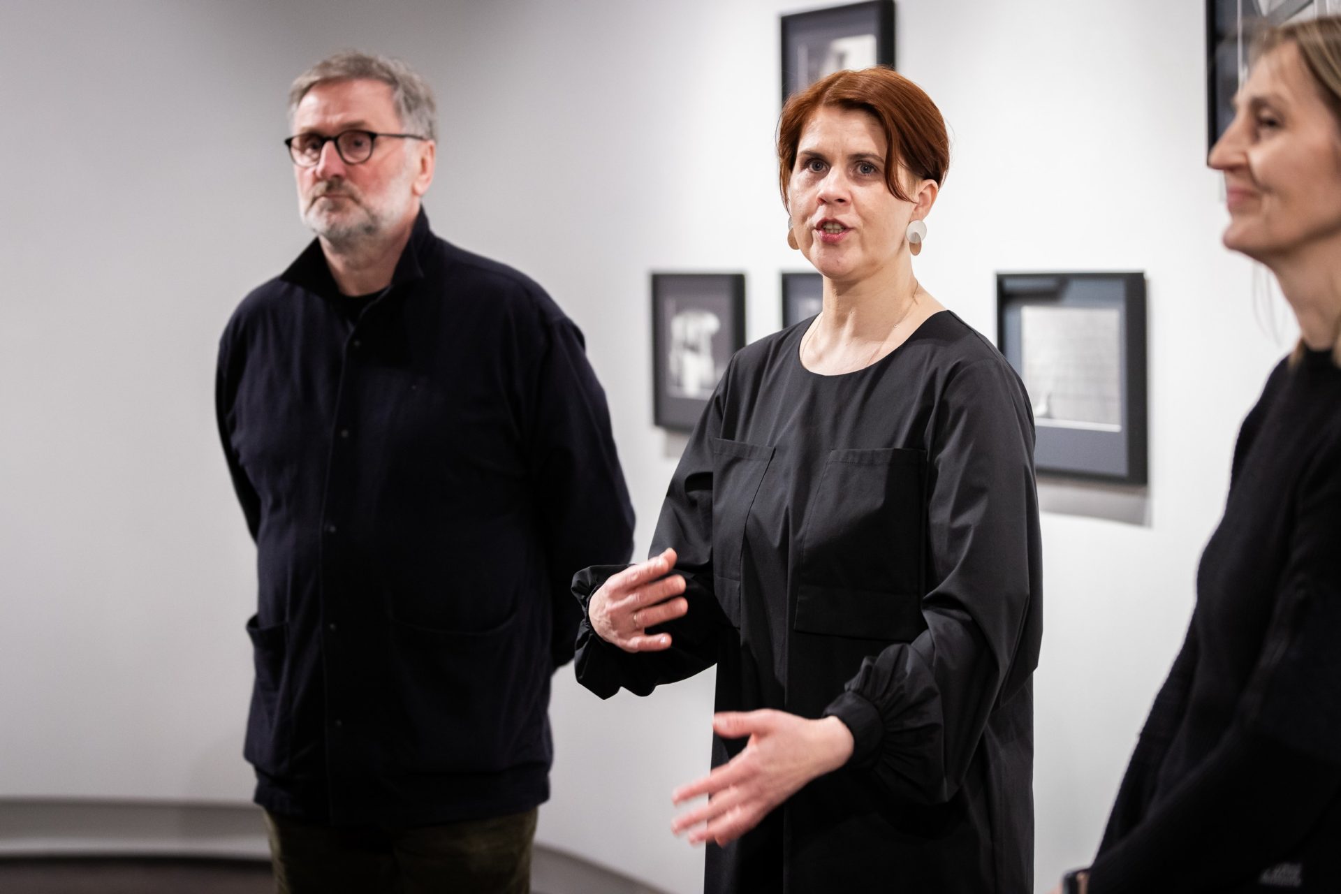 Raimundo Urbono parodos „Gyvenimas po stalu“ atidarymas