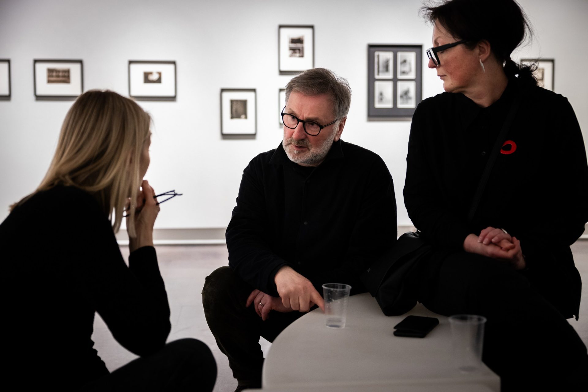 Raimundo Urbono parodos „Gyvenimas po stalu“ atidarymas