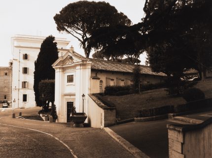 Fotografijos muziejuje – Sauliaus Paukščio paroda „Vatikano soduose“