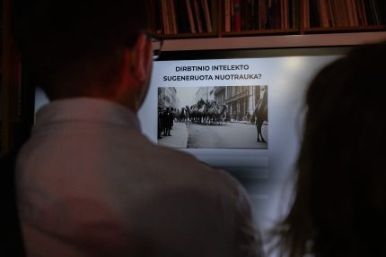 Virtualus žaidimas „Atspėk autorių: fotografas ar DI?“