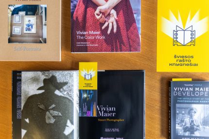 Fotografijos muziejaus skaitykla pasipildė mecenato dovanotais Vivian Maier albumais