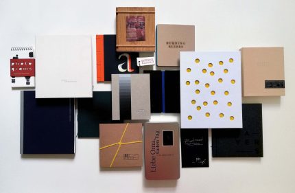 Leidybinė platforma „NoRoutine Books“ Fotografijos muziejuje pristato savo dešimtmetį kurtas knygas